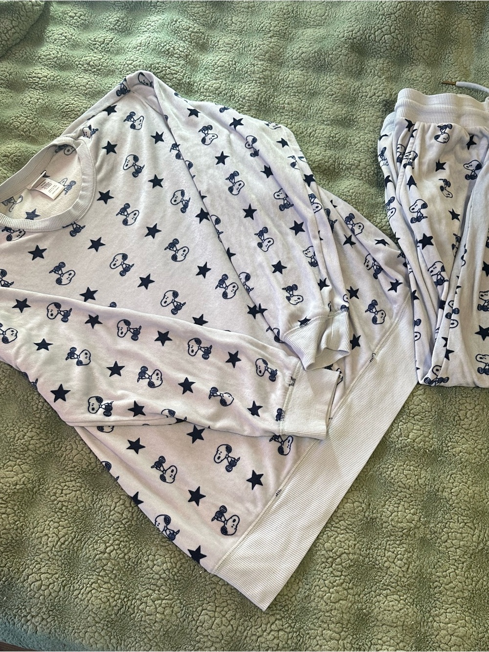 Women White and Navy Snoopy Star lounge Set